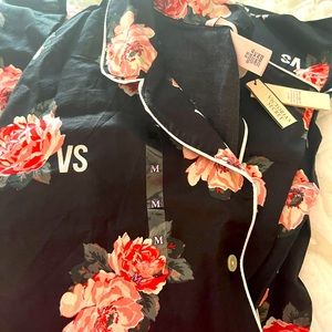 RARE Victorias Secret 2 piece Pajamas Black Roses